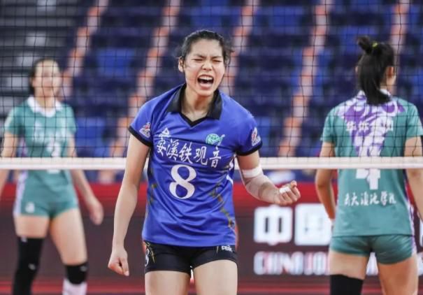 美女露隐私部位